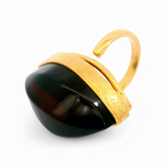 Anillo de ámbar bañado en oro